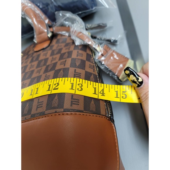 NWT London Fog 3 Piece Bag Set Marci Crossbody, Toiletry, & Tulip Satchel - Picture 11 of 13